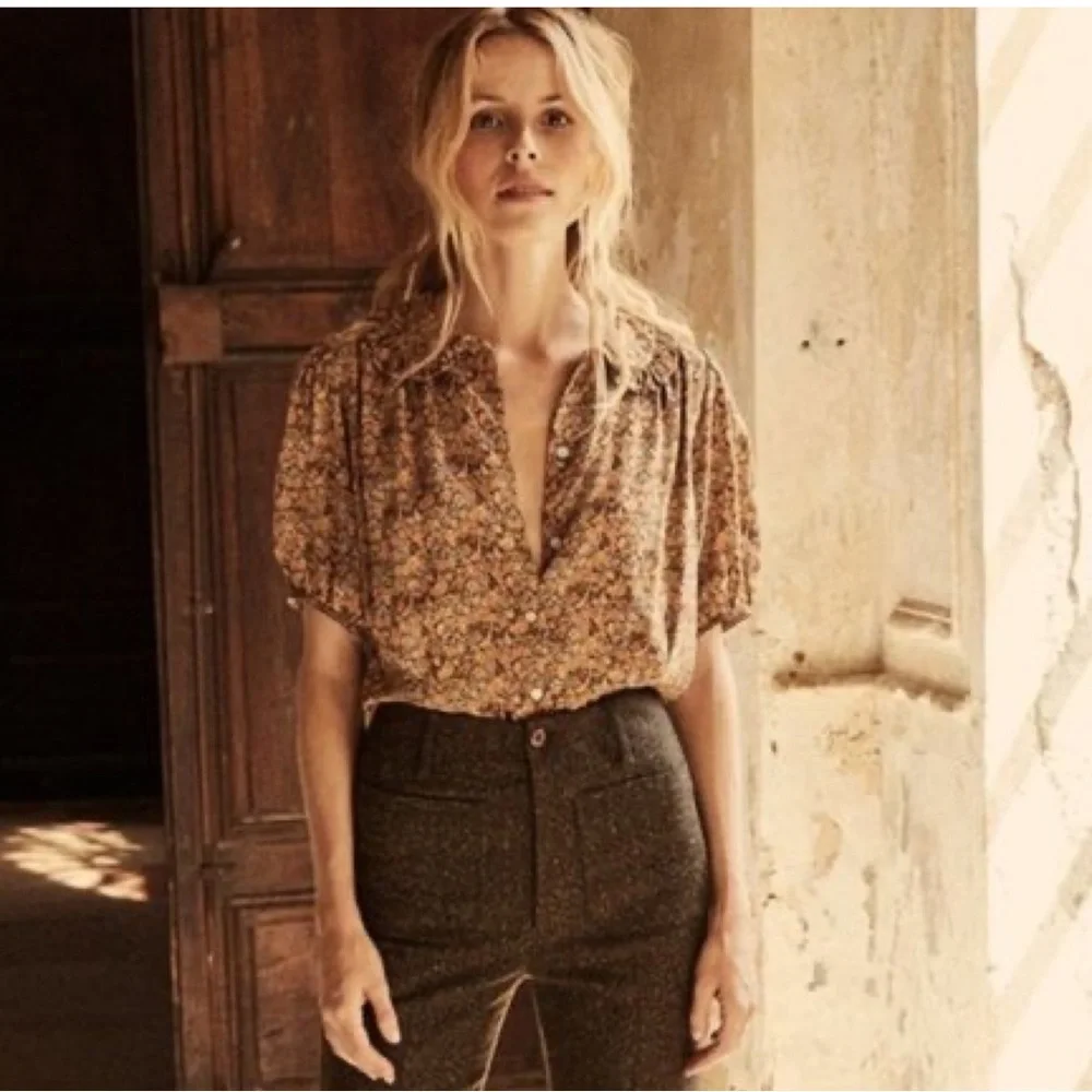 Doen Floral Puff-Sleeve Blouse in Mustard and Brown - Picture 3 of 9